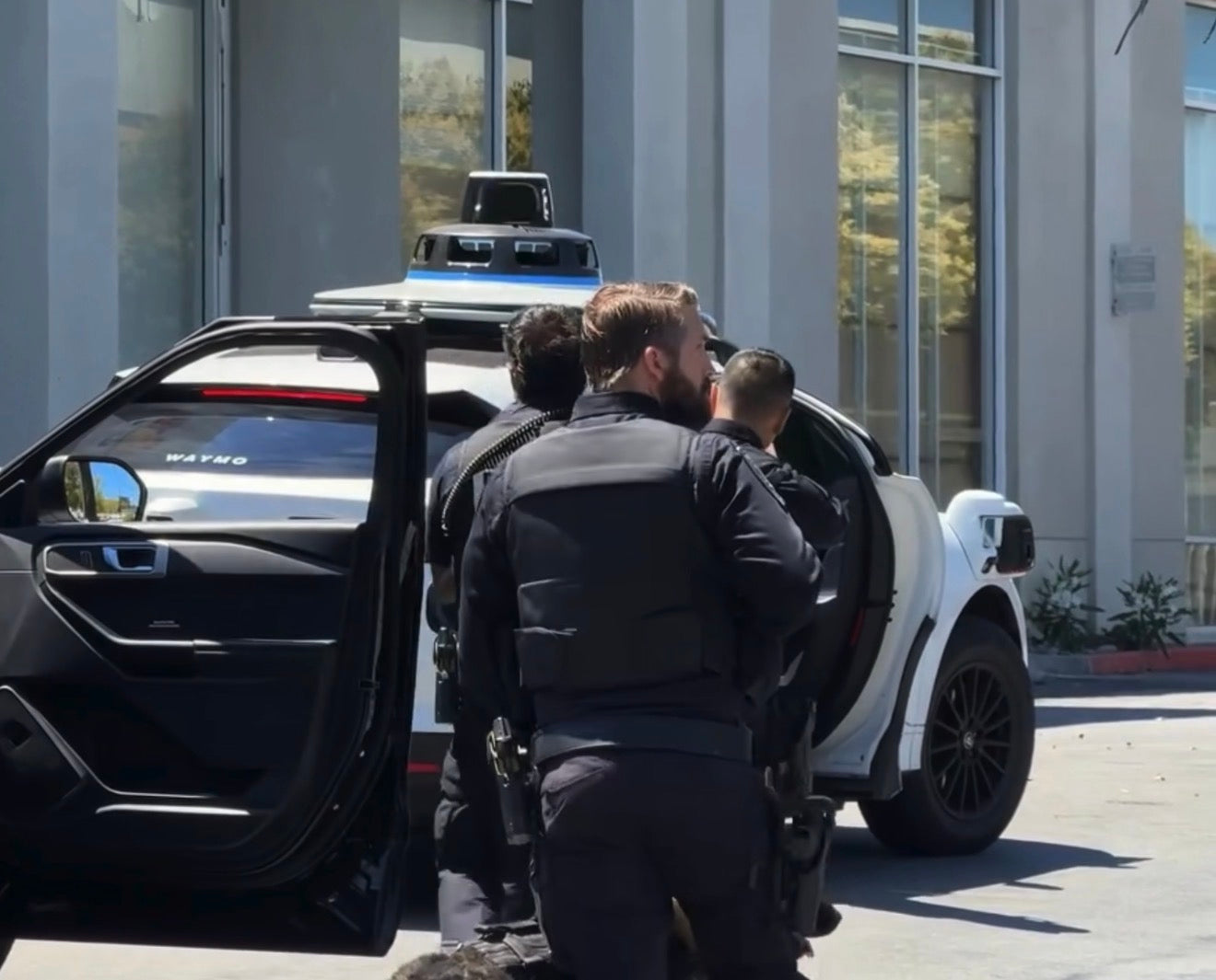 WAYMO CAR LOCKS TEENS INSIDE FOR DRINKING AND THEN CALLS THE POLICE