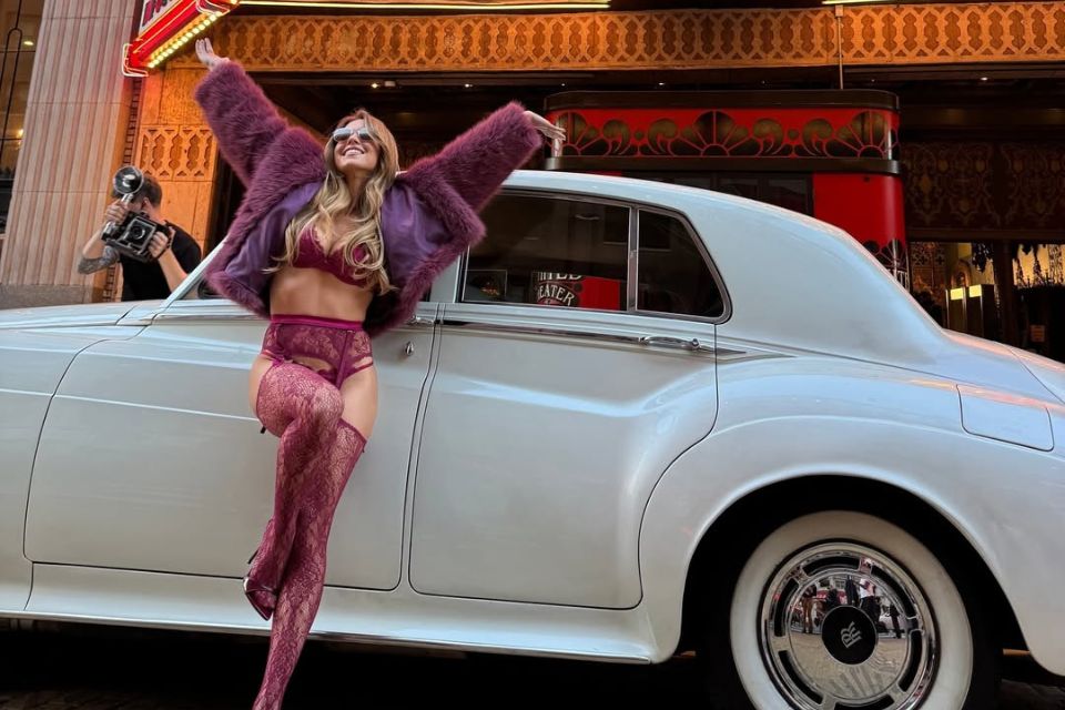SYDNEY SWEENEY STEPS OUT IN A 1950s ROLLS ROYCE IN LOS ANGELES